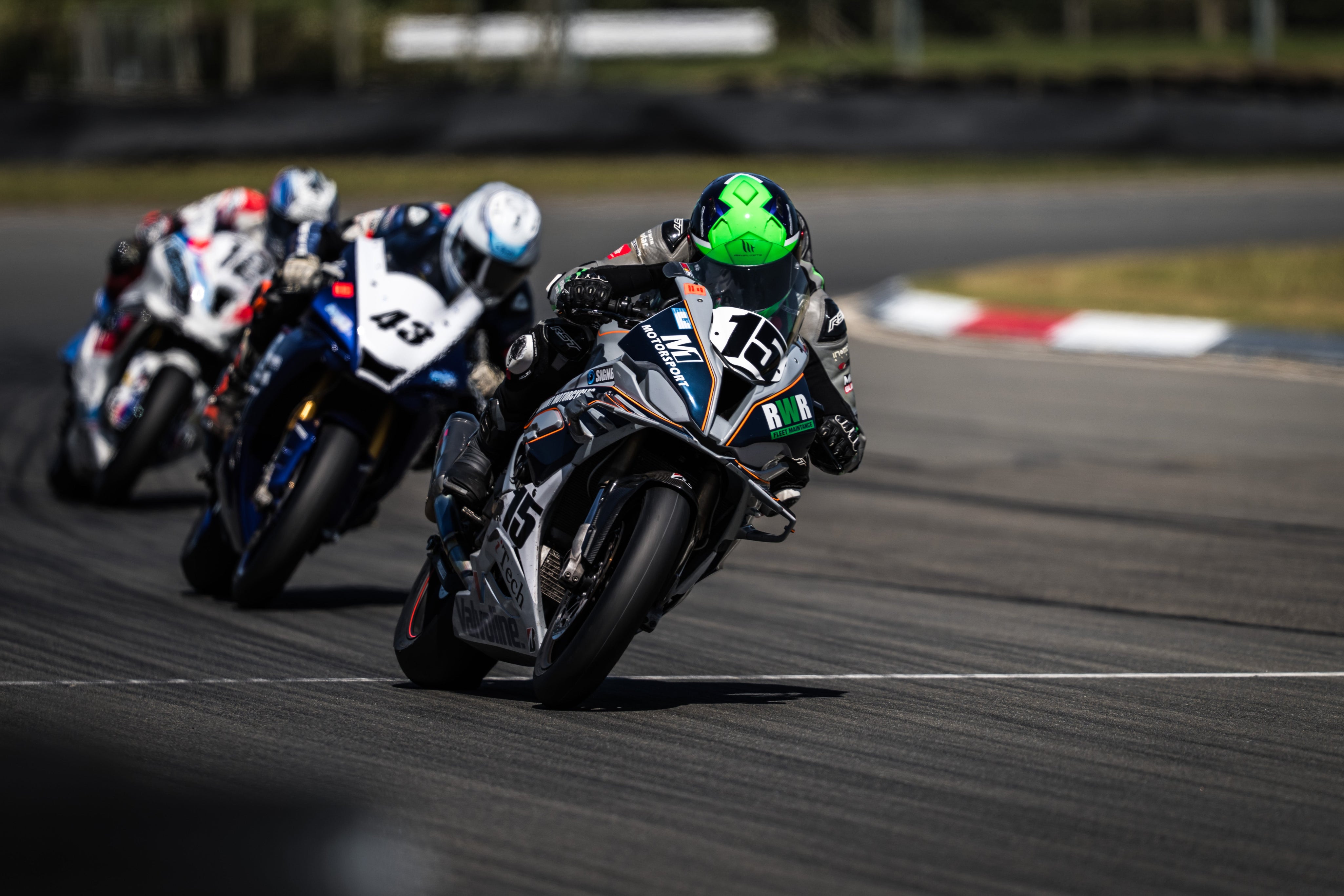 NZSBK MEDIA RELEASE: NZSBK Championship heats up at halfway stage